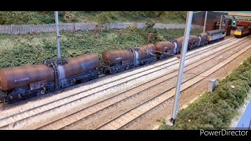 N gauge model railway. Dallam running sessions.