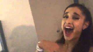 Elizabeth Gillies Kiss Ariana Grande