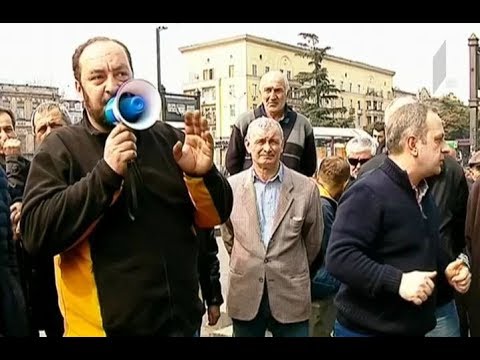 ტაქსის მძღოლების საპროტესტო აქცია ვაგზლის მოედანზე