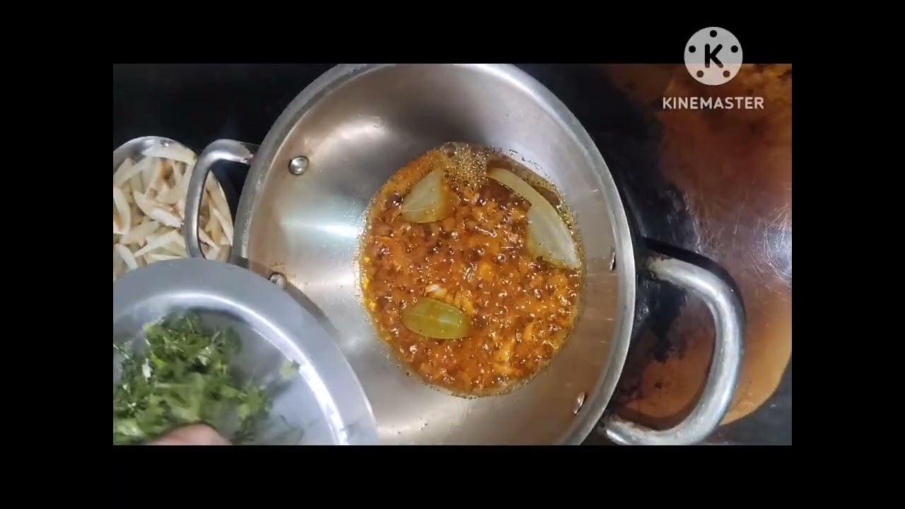 झणझणीत बटाटा कांदा रस्सा भाजी 🔥😋