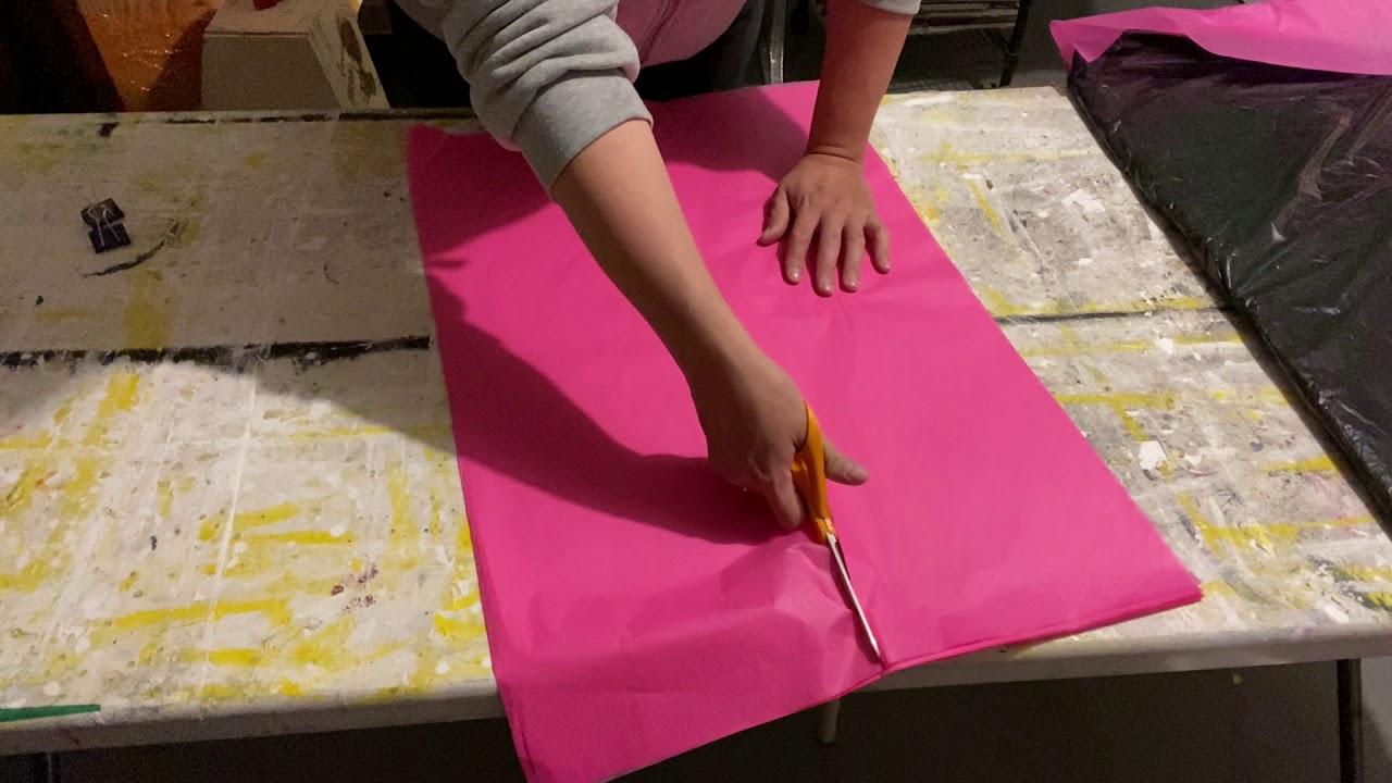 How to use the paper cutter 