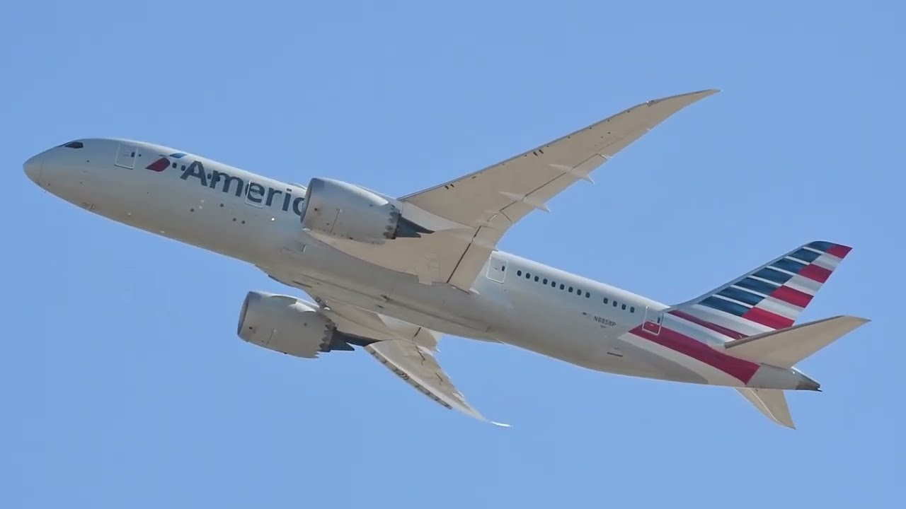 Plane Spotting at Dallas Fort Worth Int'l Airport (KDFW) 28 Departures and Arrivals in 18 minutes