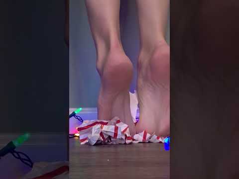Barefoot crunchy noise