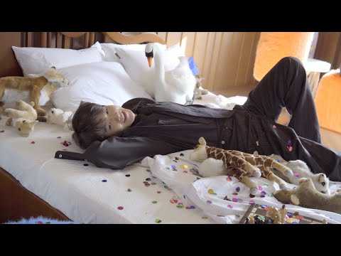 BAEKHYUN 백현 'Bambi' Jacket Behind the Scenes