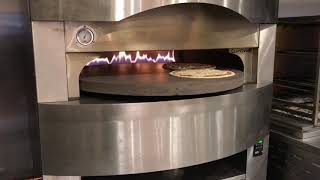 Rotating Base Pizza Oven