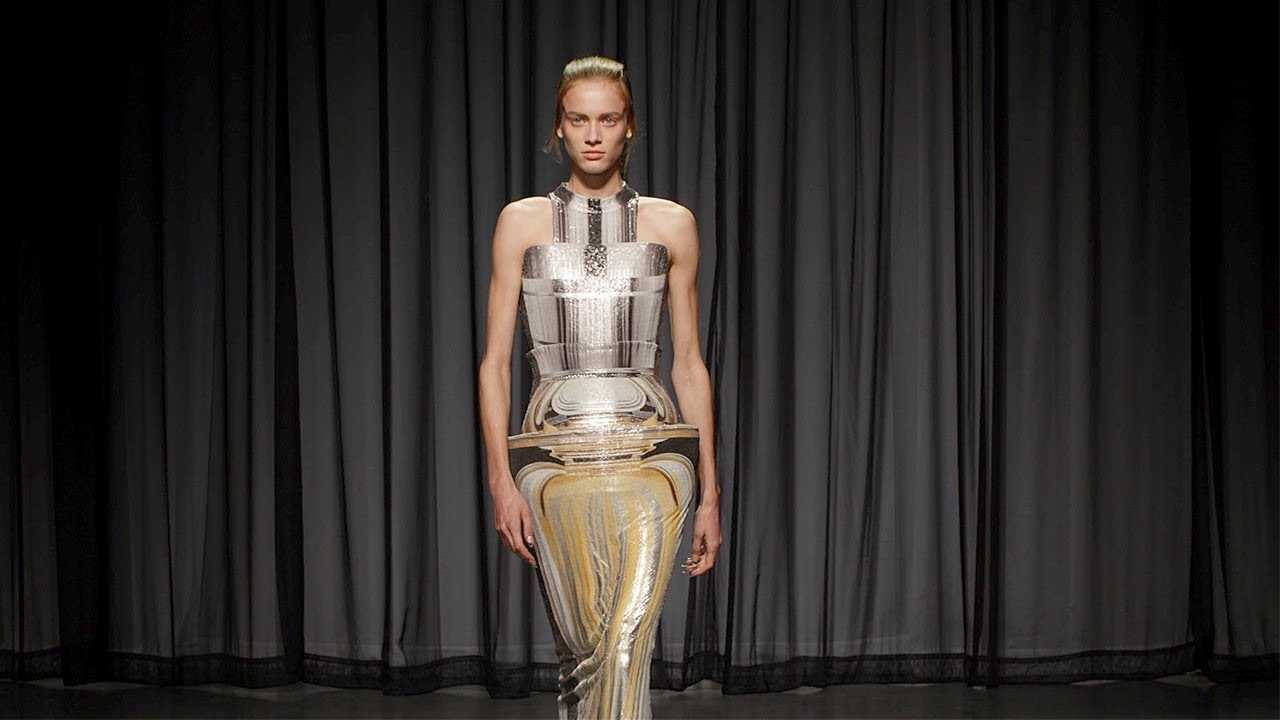 Mary Katrantzou SpringSummer 2019 Collection – London Fashion Week forecasting Mary Katrantzou SpringSummer 2019 Collection – London Fashion Week forecasting