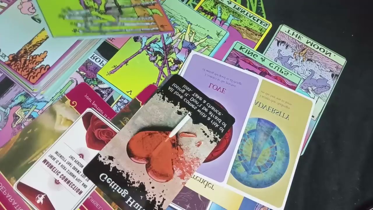 اختر كارت رأيه فيك بشكل سلبى وايجابى ومشاعره تجاهك وشايفك مناسب ليه ازاى وماذا عن خطوته تجاهك