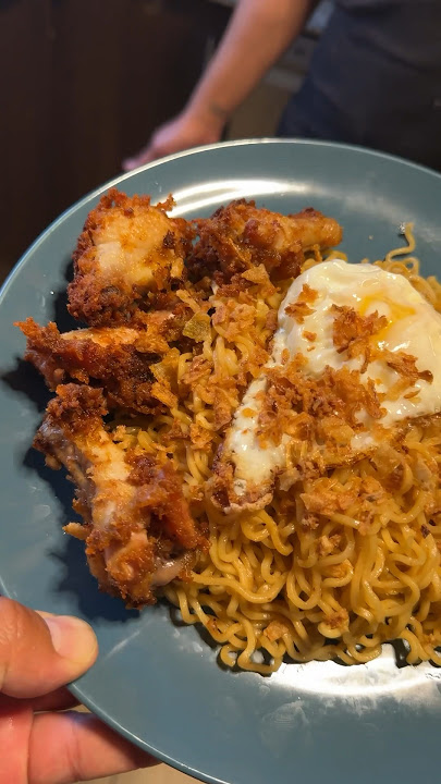 6 packs of Indomie as hangover food