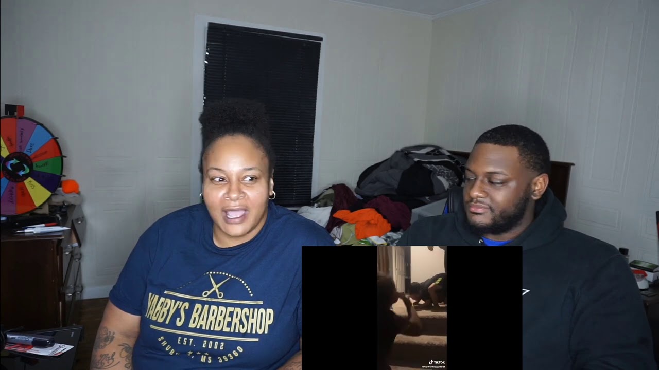 Мама реагирует на то, что он сказал маме заткнуться. Подборка розыгрышей в TikTok.