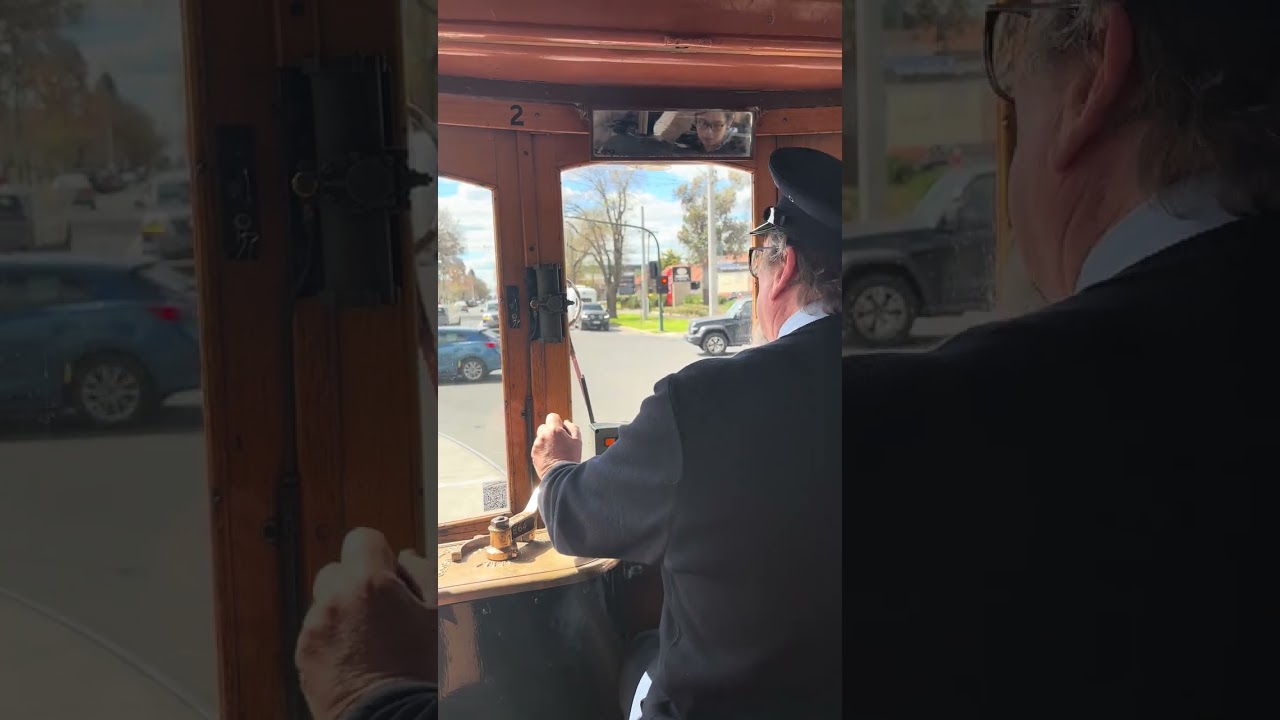 Riding on a vintage talking tram in Bendigo🇳🇿