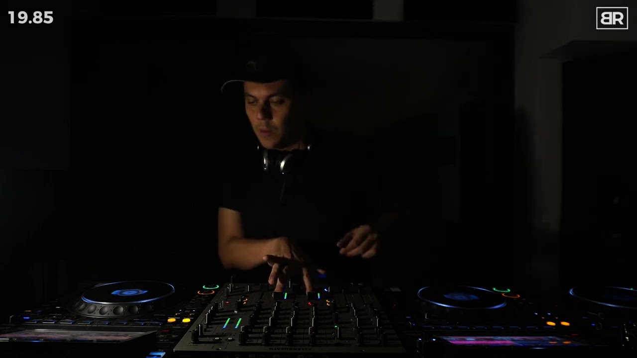 19.85 - DJ Set at Black Room Radio Latam America Tour Santiago | MARCH 30-25