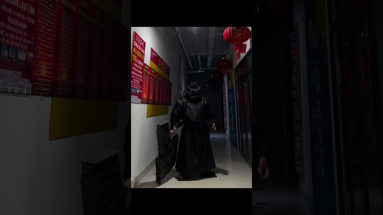 Chạy hay đứng lại để xem? #shorts #cosplay #anime #genz #diy #creative #xuhuong