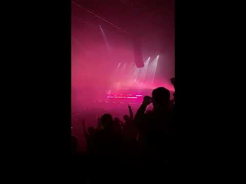 Crowd Sings Eventually- Tame Impala