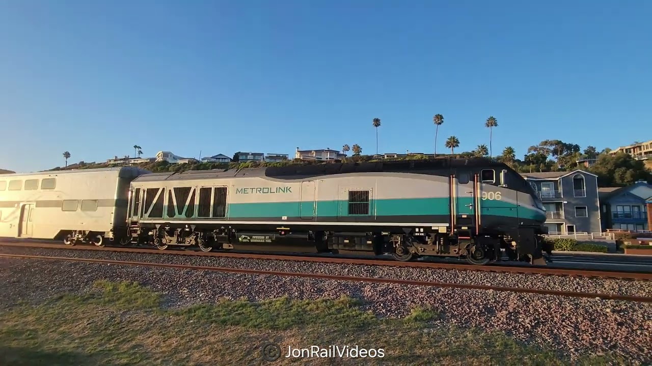 8/13/24 Pre: Metrolink 606 rolls through Capistrano Beach ft. refurb ribbon bombardier