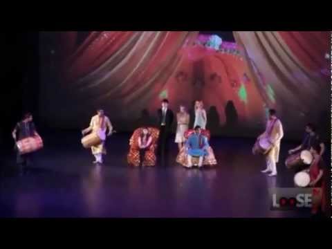 rhythm-'n'-bass-dhol-players-at-lyceum-theatre