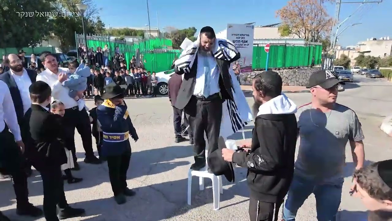 בלימוזינה ובשירה: כך התקבל אסיר עולם התורה ששוחרר מהכלא הצבאי | תיעוד מרגש