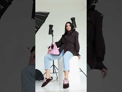 Женский актуальный шоколадный тренч, парка с водоотталкивающей пропиткой, видео 1