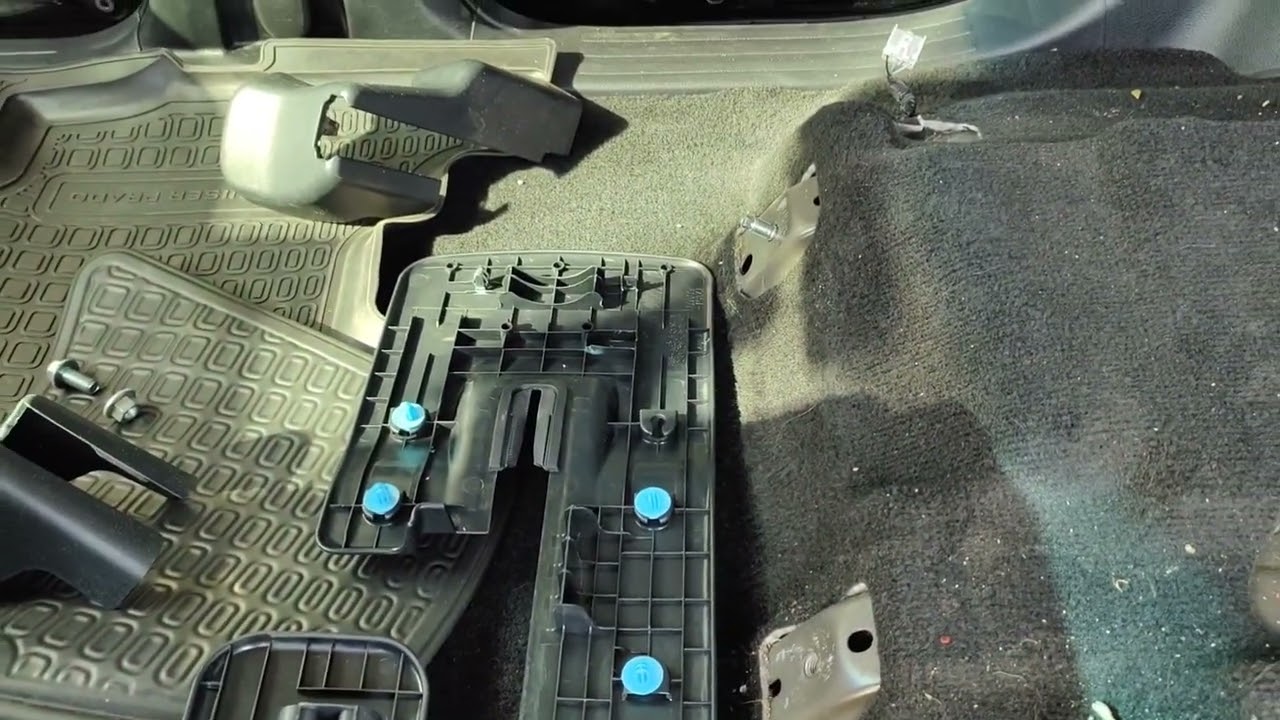 Разбор Тойота Ленд Крузер Прадо 150 рестайлинг для самостоятельной установки авточехлов