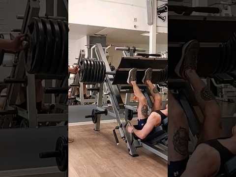 Пресс ждёте? Строгий атлет. #fitness #gym #motivation #sports #shorts #fitnessgym
