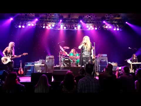 Vixen (TVE, Spain): \"Love is a killer\" \u0026 \"Not a minute too soon\"