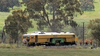 Plasser Theurer 09-3X Tamping Express Stopfexpress Rail Tamper In Action 5112020 - Poathtv
