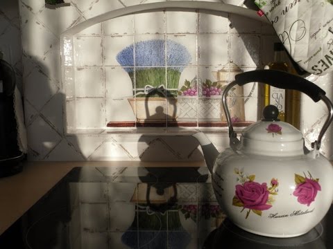 Очаровательная кухня-гостиная в стиле Прованс