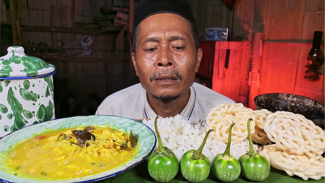 Nikmatnya Soto Ayam Hangat & Lalapan Terong