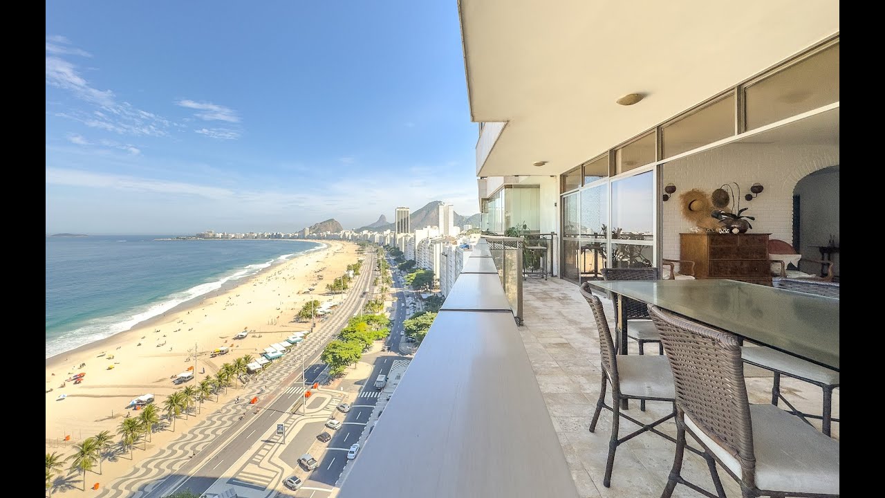 Apt. com vista panorâmica do mar do Leme – 4 Quartos, 4 Vagas e uma das Vistas Mais Incríveis do Rio