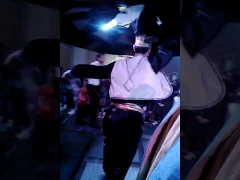 شاهد هذا الرجل و تفانينه