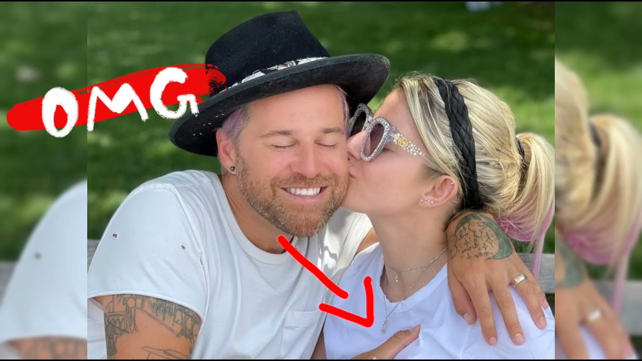 Alexa Bliss Lip kiss Ryan Cabrera.