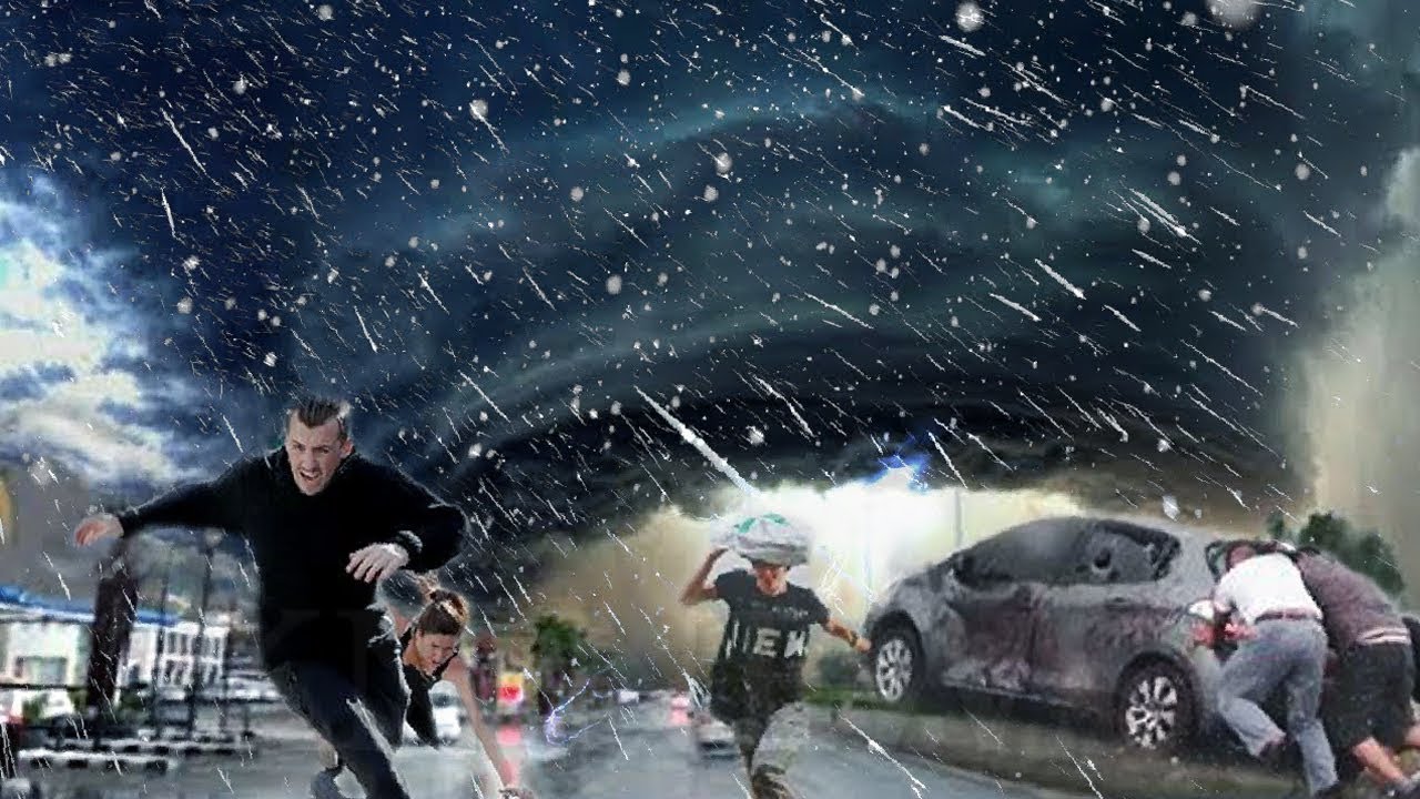 What is going on in USA ! Incredible scenes of storms chaos  that destroyed homes and cars in Iowa