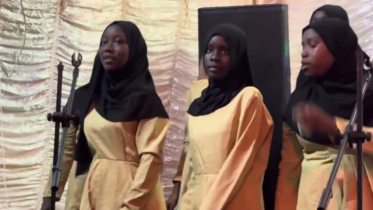 Ouverture du bal par la nassihienne ya rssoul ponkal nga