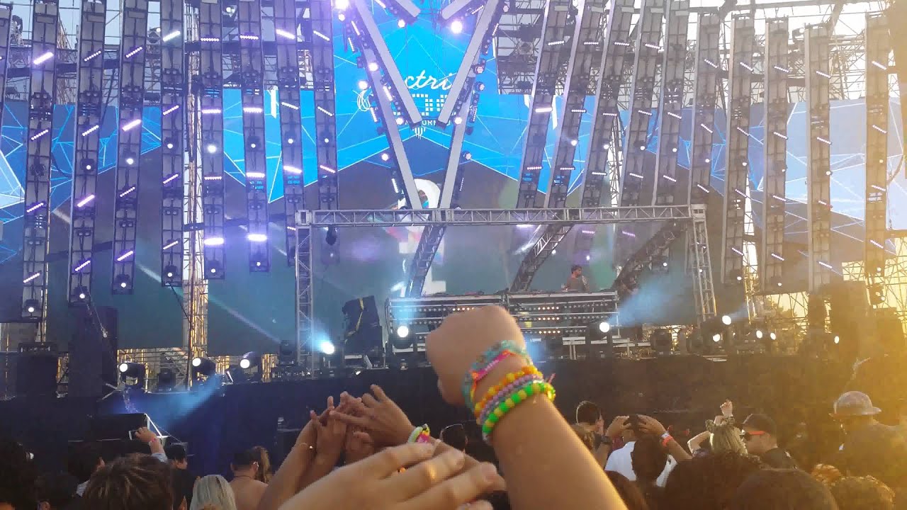 Oliver Heldens - Melody - Runaway mix (live)