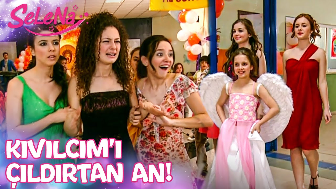 Kızlar tüm okulu güzellikleriyle büyüledi 🎇 – Selena