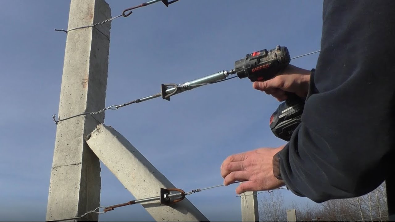 Натяжка дроту на шпалерах.Зимові роботи на винограднику.