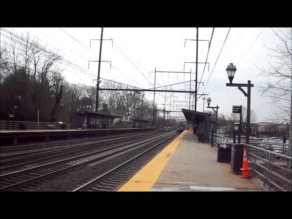 Metuchen : Amtrak & New Jersey Transit Trains