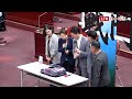 議場變遊樂場？民眾黨議員質詢 請蔣萬安玩戰鬥陀螺、打匹克球