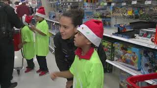 Chicago police officers take more than 100 kids on shopping spree for toys