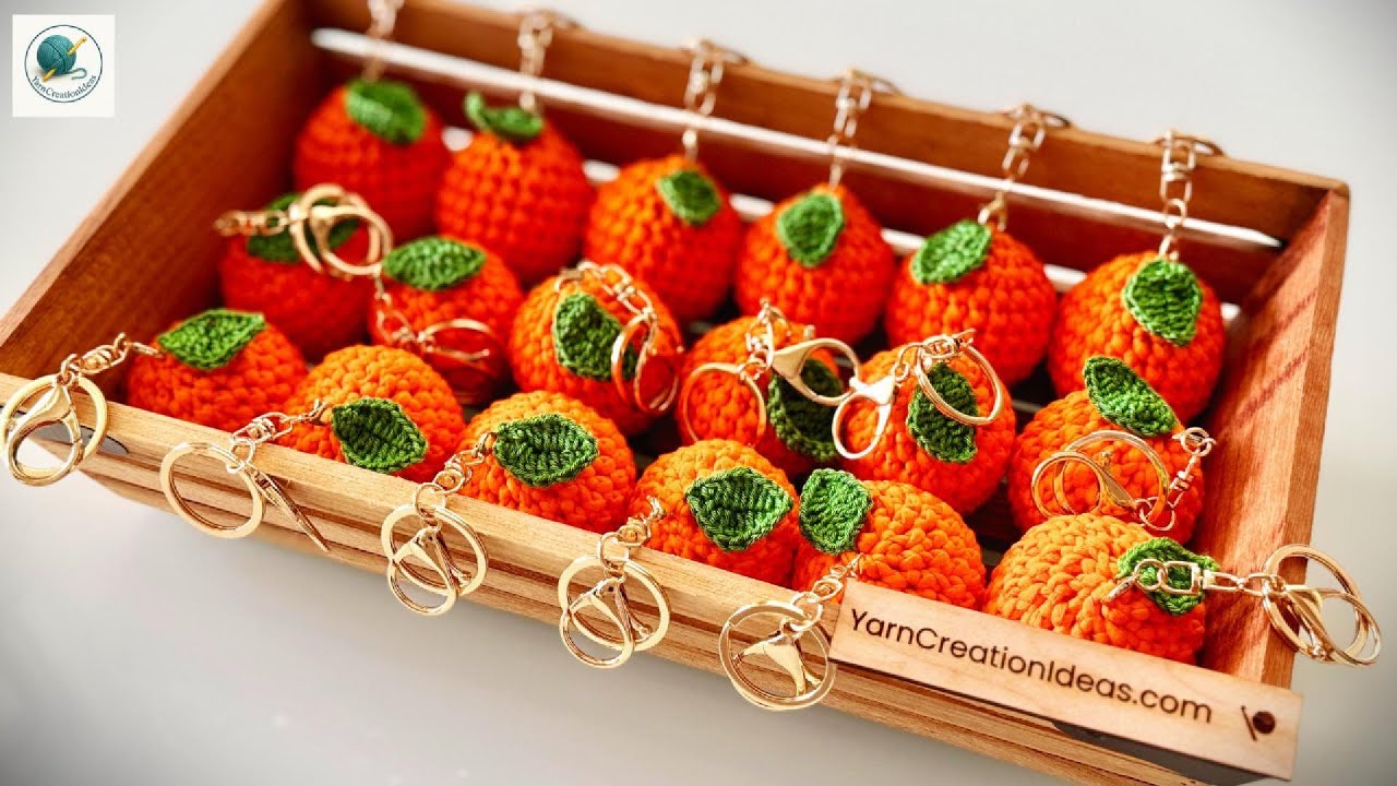 Вязаный оранжевый брелок крючком 🍊 | Простой урок амигуруми для начинающих