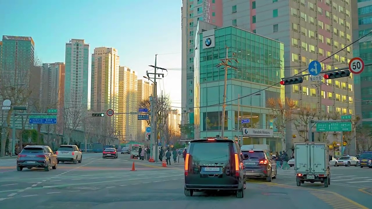 Drive in Galwol-dong, Yongsan-gu, Seoul