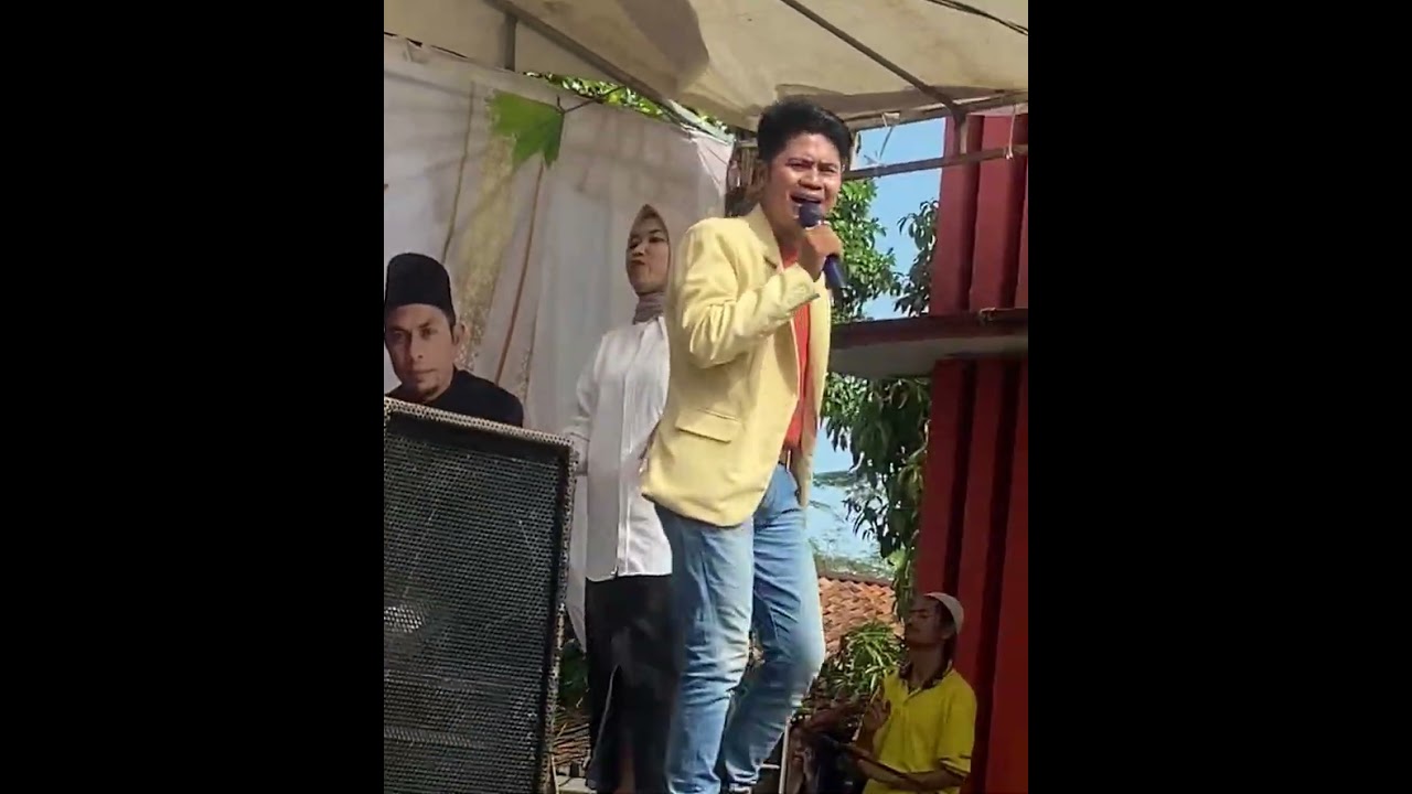 Lagu kebangsaan ini mah setiap pentas harus pokoknya 🤗