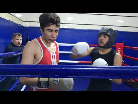 بعد ۱ ماه برگشتم باشگاه و اولین مبارزم با شماره ۱ باشگاه ۶کیلو اختلاف وزن داریم 