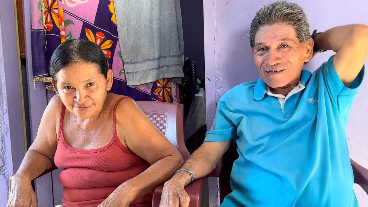 Tia Mauda y Tio Maco ya duermen Abrazadito..😁😁