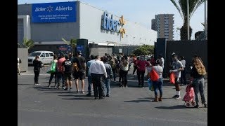 Walmart acorta horario de atención de sus 34 supermercados en la Región Metropolitana