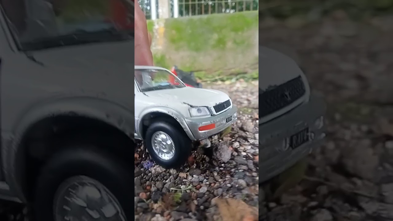 「トヨタRAV4、ドイツの廃車置場を往く。忘れ去られた伝説への敬意」