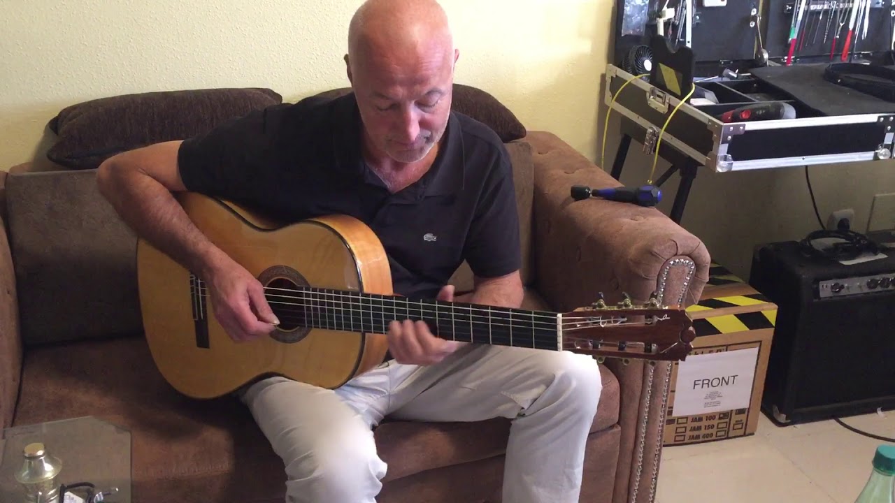 VIP Rycardo Moreno in Gines Marin guitar