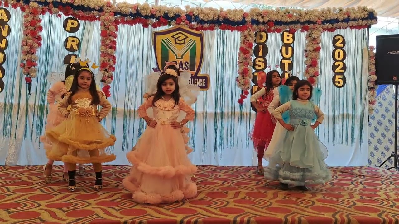 Beautiful perfomance by papa ki pariyaa😘