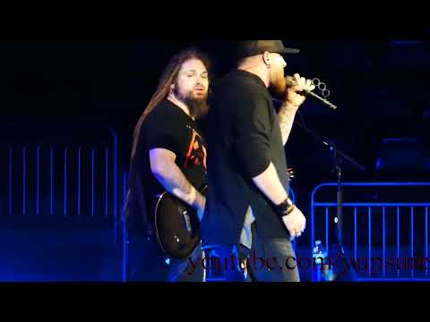 Brantley Gilbert - The Ones That Like Me - Live HD (Giant Center)