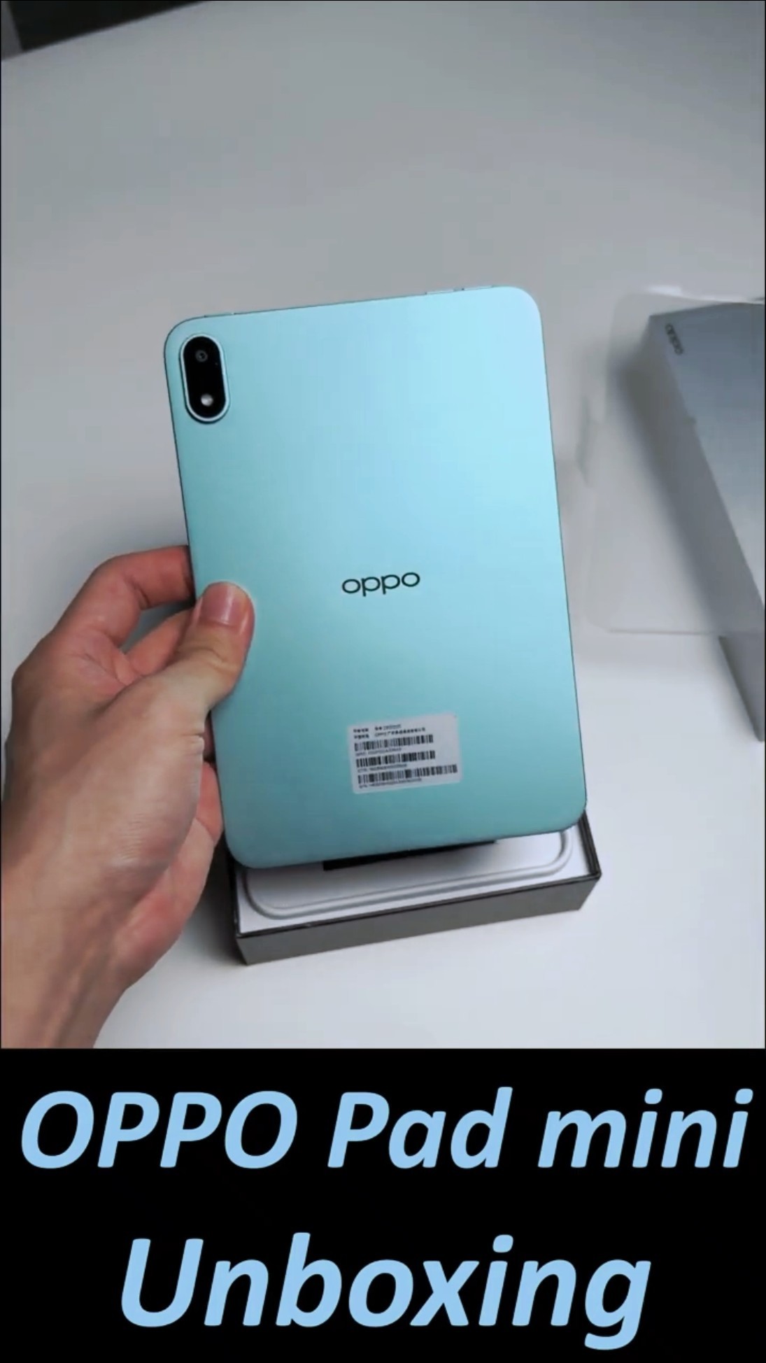 OPPO Pad mini “Mint Green” Quick Unboxing & Hands-on: a palm size