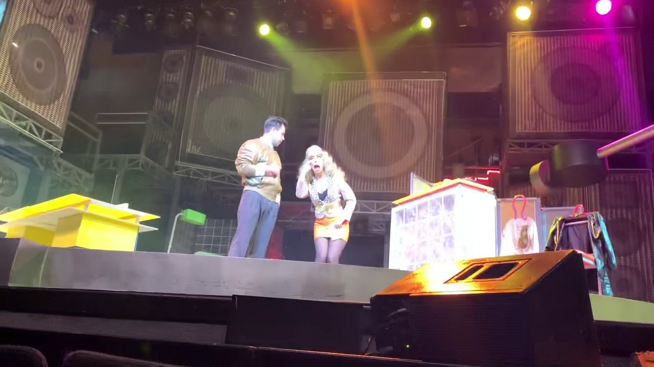 Pobre Secretaria Maria Chacón